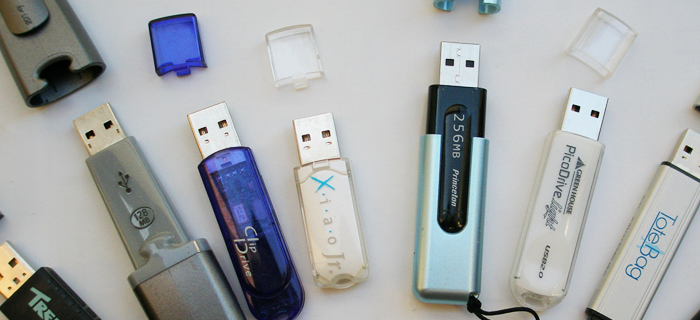 Image: PC Mass storage device USB flash drives, by Kenchan
